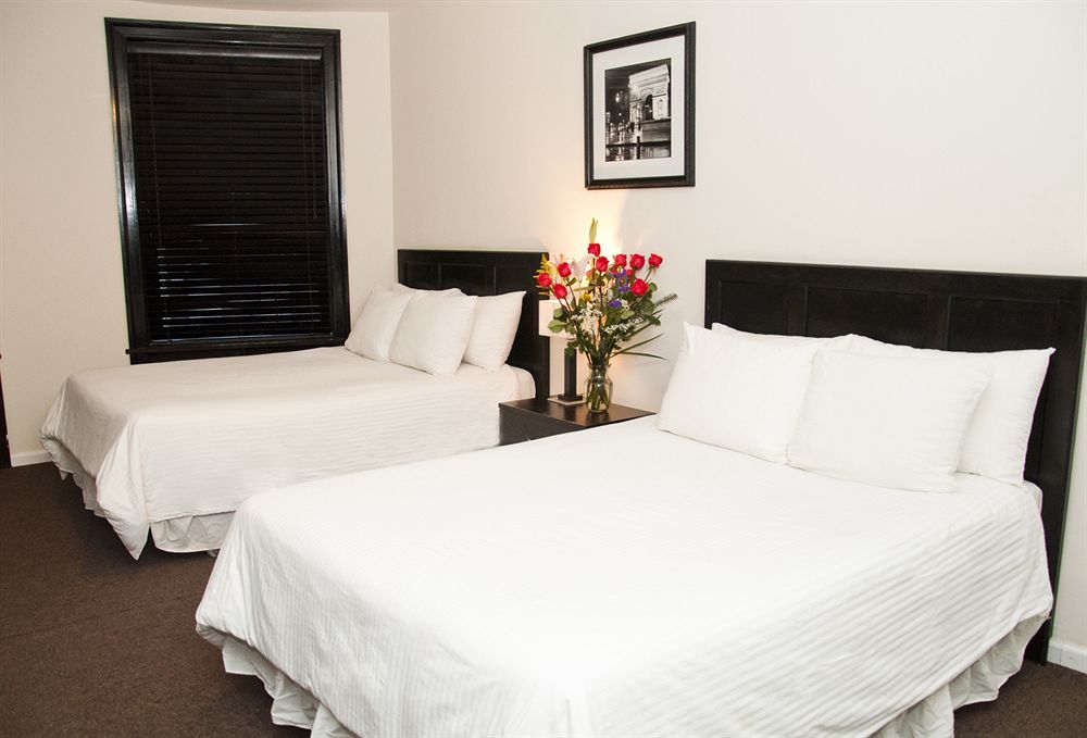 Royal Park Hostal *