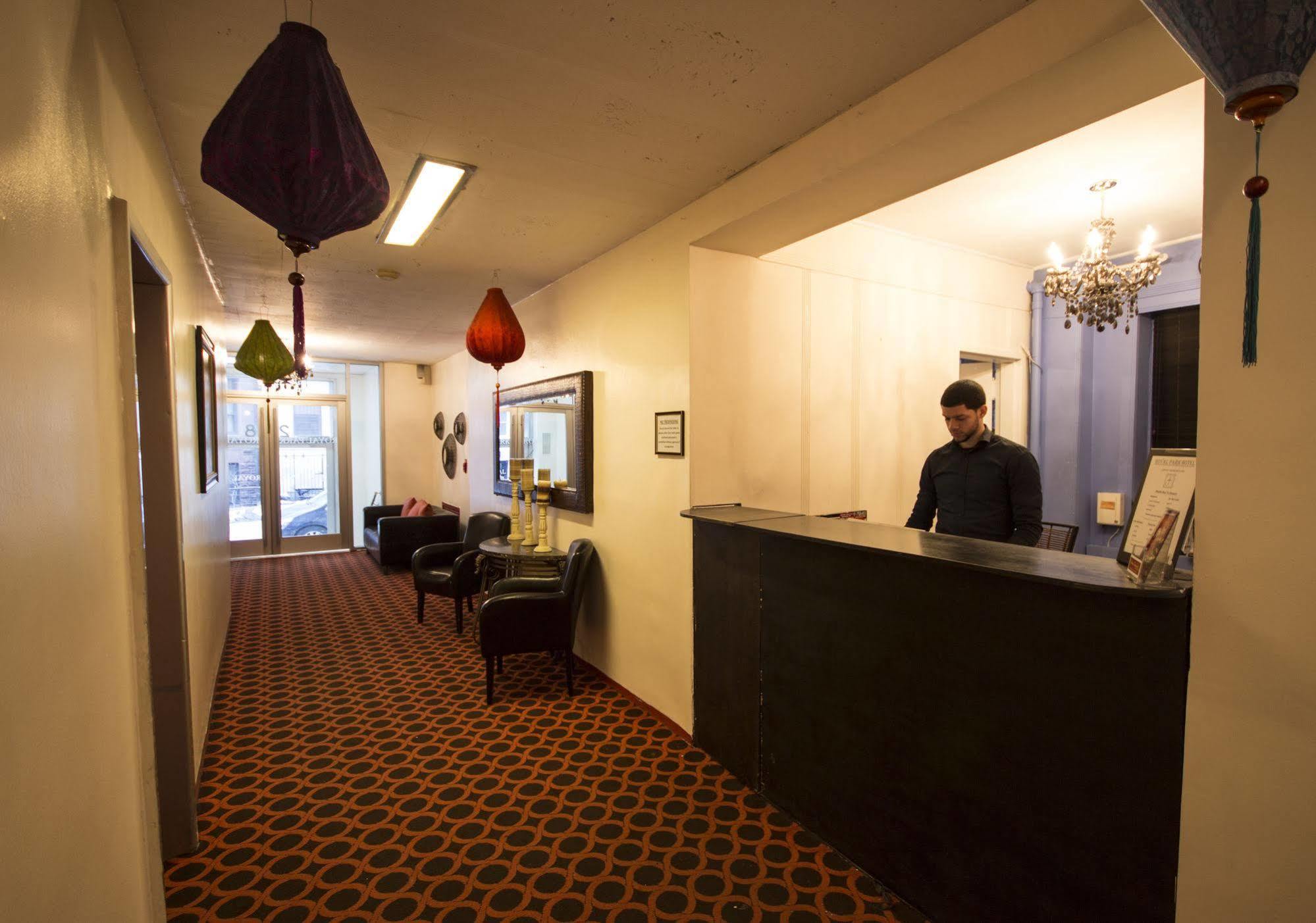 Hostal Royal Park