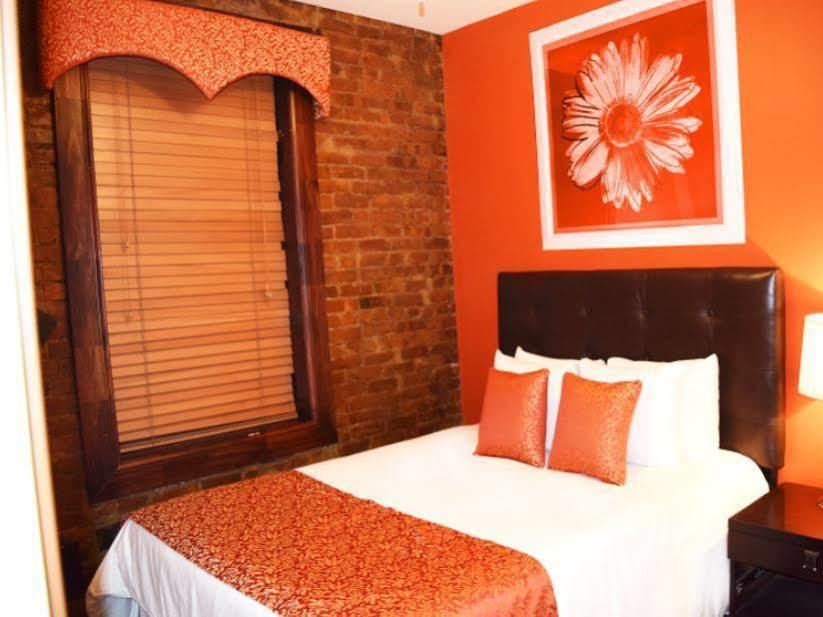 Royal Park Hostal
